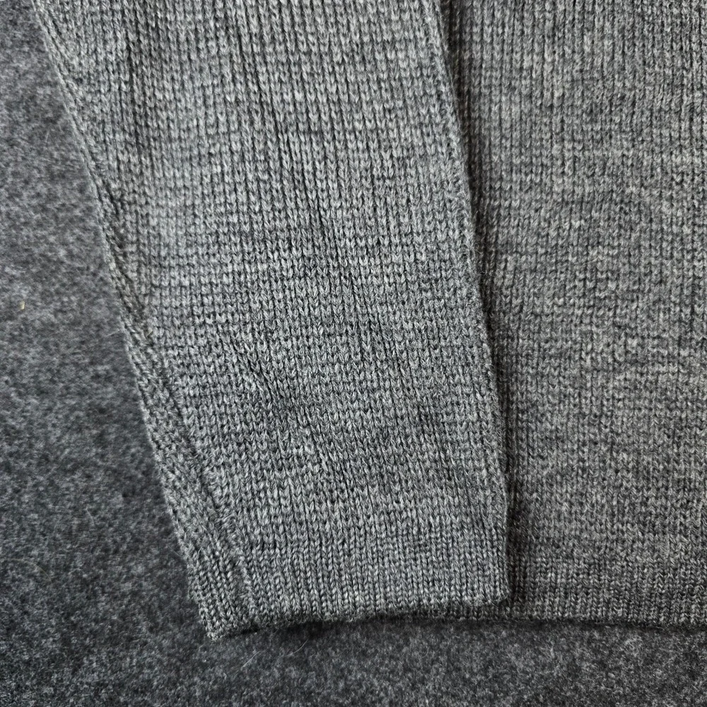 Vintage 90s J.Crew Men's Gray Wool Crewneck Sweater Made in Hong Kong Size L